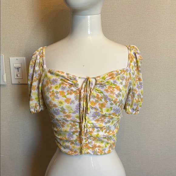 Sophie Rue Yellow Crop Blouse with Tie Front and Short Sleeves - Picture 1 of 5